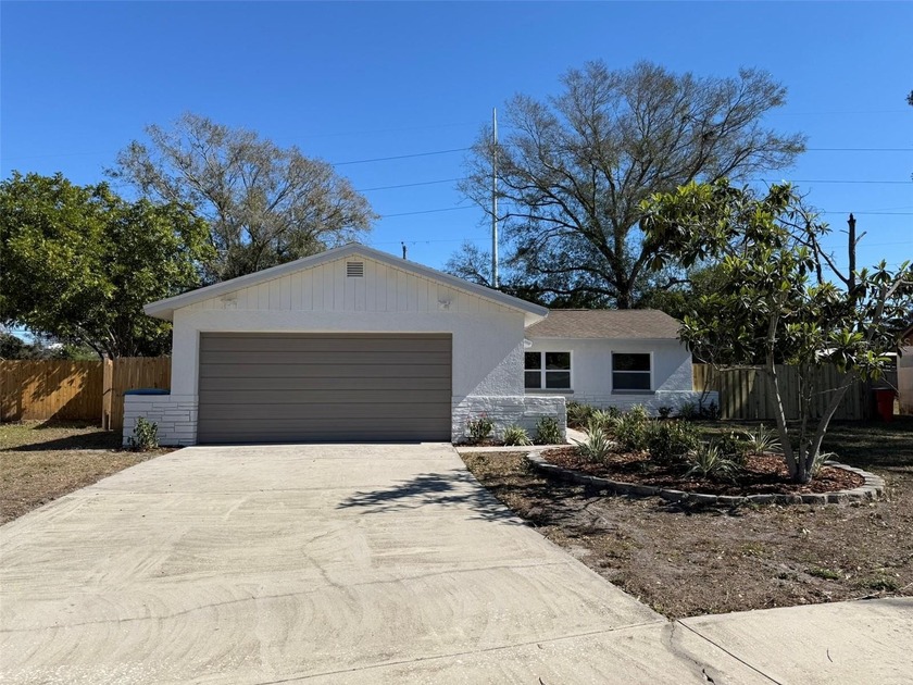 Under contract-accepting backup offers. Welcome to 8957 109th - Beach Home for sale in Seminole, Florida on Beachhouse.com