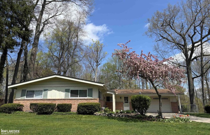 Welcome to this well maintained ranch with 3 bedrooms and 2 - Beach Home for sale in Shelby, Michigan on Beachhouse.com
