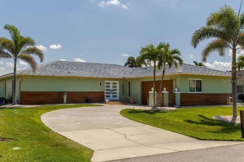 ** No Hurricane Damage**
** Furniture Negotiable** Welcome to - Beach Home for sale in Punta Gorda, Florida on Beachhouse.com