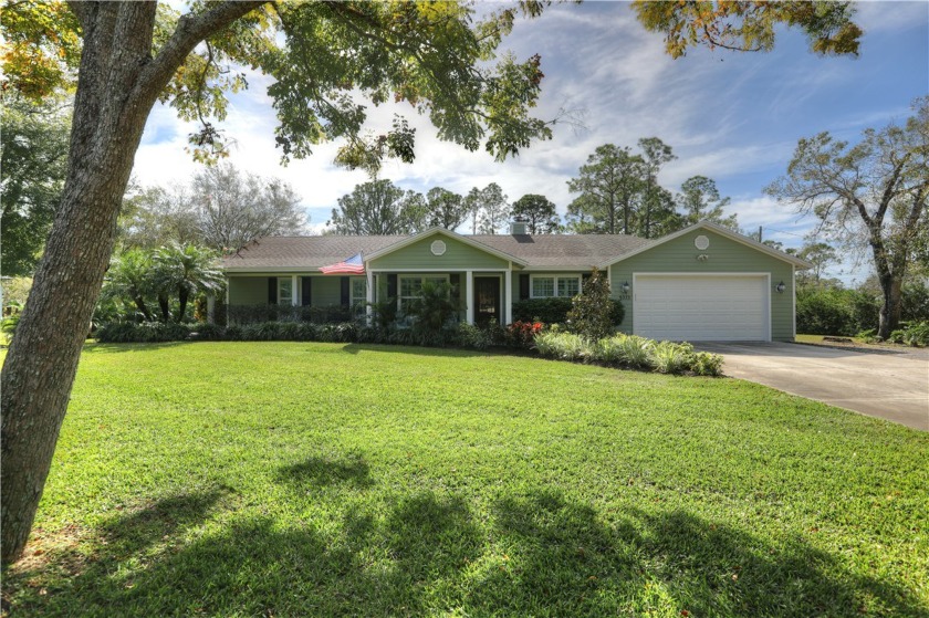 Charming country home on 1.08 acres. Fall in love with this - Beach Home for sale in Vero Beach, Florida on Beachhouse.com