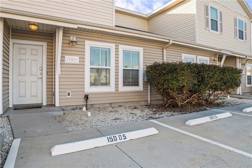 All this place needs is for you to unpack your bags and bring a - Beach Townhome/Townhouse for sale in Corpus Christi, Texas on Beachhouse.com