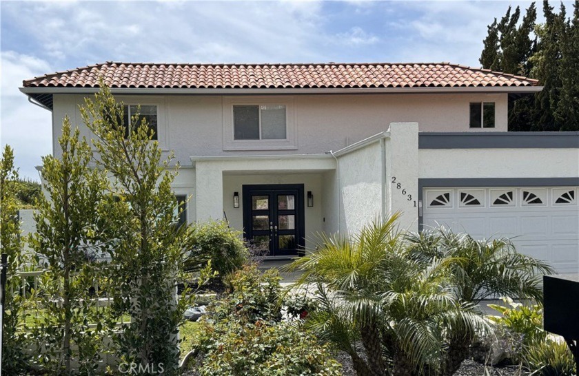 Enjoy the comfort and tranquility of a beautiful upgraded home - Beach Home for sale in Rancho Palos Verdes, California on Beachhouse.com