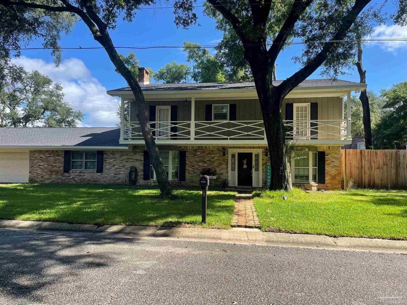This home is listed below appraised value! Prestigious 4 bedroom - Beach Home for sale in Pensacola, Florida on Beachhouse.com