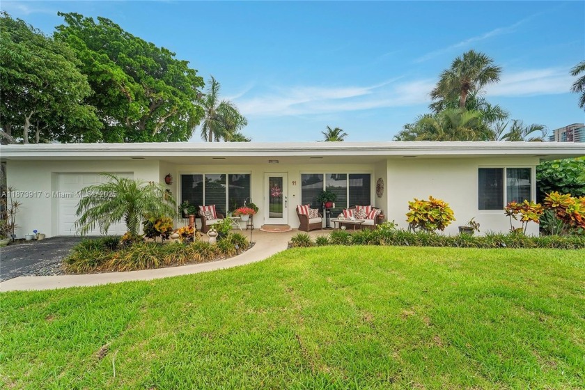 Beachside living at its best! 2 bedroom/ 2.5 baths with garage - Beach Home for sale in Lauderdale By The Sea, Florida on Beachhouse.com