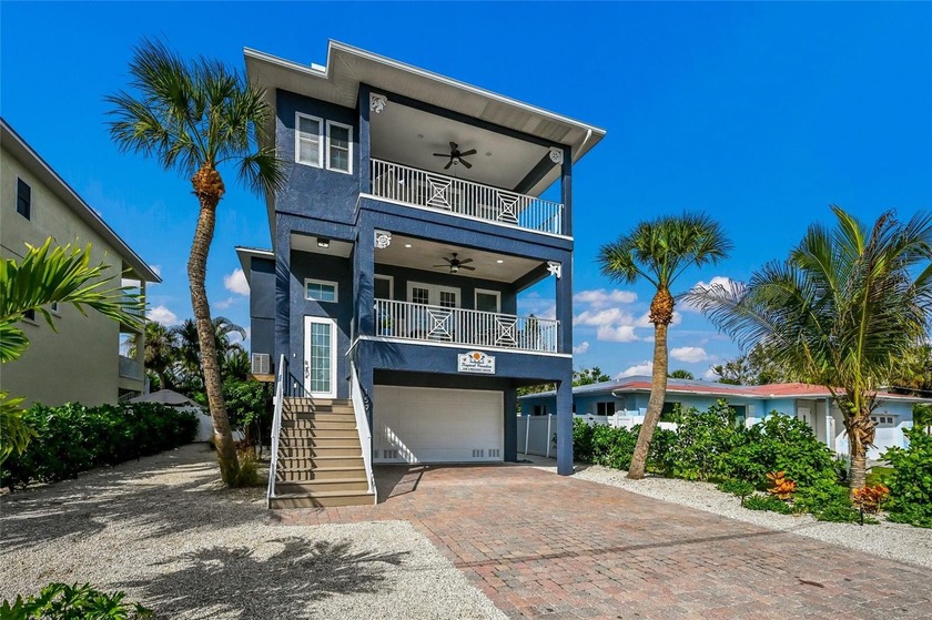Location, location, Location. Welcome to Tropical Paradise. What - Beach Home for sale in Anna Maria, Florida on Beachhouse.com
