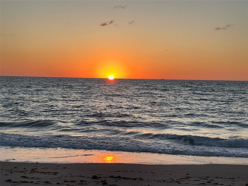 Vacation Rentals allowed, 2 week min Rental! Spacious 2/2 Beach - Beach Condo for sale in Pompano Beach, Florida on Beachhouse.com