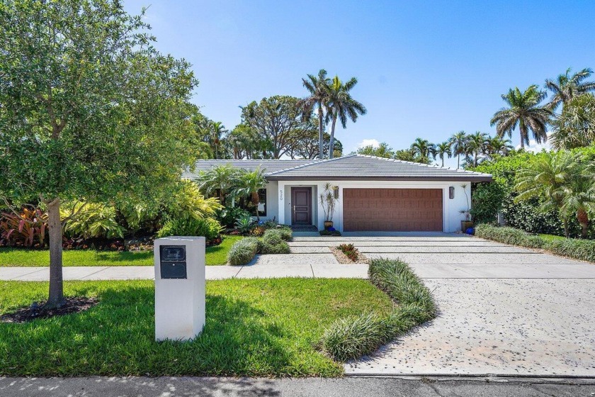 Located in Boca Raton's golden triangle, this newly renovated - Beach Home for sale in Boca Raton, Florida on Beachhouse.com