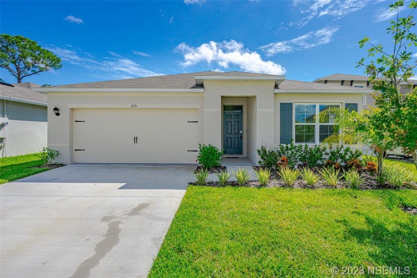WOW! LIKE NEW HOME. METICULIOUSLY MAINTAINED. THIS MOVE-IN READY - Beach Home for sale in Edgewater, Florida on Beachhouse.com