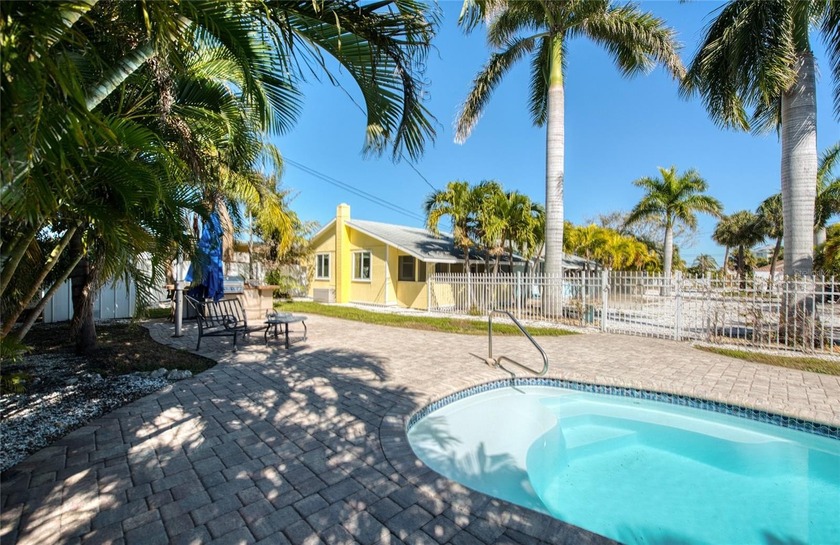 Under contract-accepting backup offers. Great investment - Beach Townhome/Townhouse for sale in Madeira Beach, Florida on Beachhouse.com