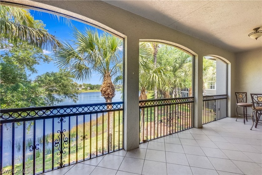 Upon entering this 3 bed/3bath FULLY FURNISHED carriage home - Beach Condo for sale in Naples, Florida on Beachhouse.com
