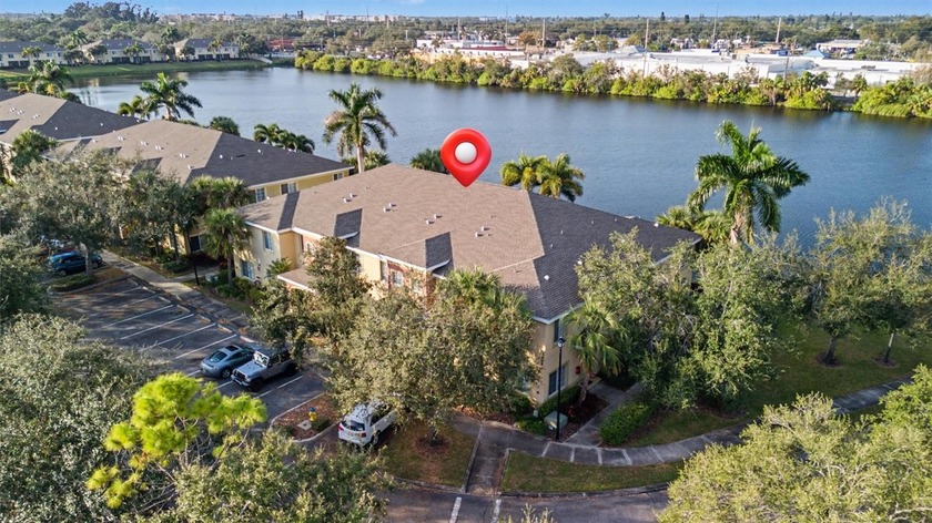 Welcome to Lakeside Village, a cheerful and gated townhome - Beach Townhome/Townhouse for sale in Bradenton, Florida on Beachhouse.com