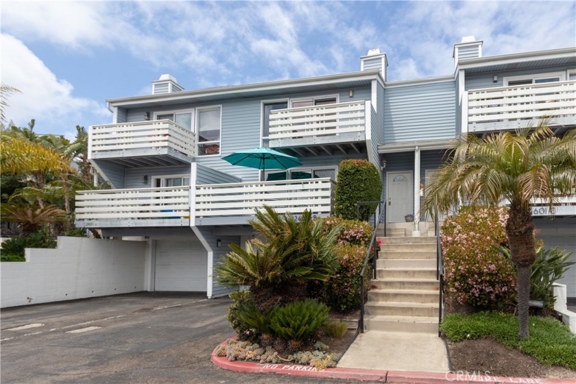 Welcome to 24601 B Harbor View Drive. This OCEAN VIEW townhome - Beach Townhome/Townhouse for sale in Dana Point, California on Beachhouse.com