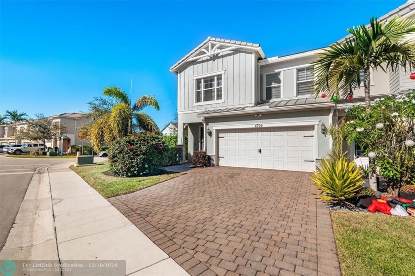 This corner townhouse is located in the heart of Hollywood's - Beach Townhome/Townhouse for sale in Hollywood, Florida on Beachhouse.com