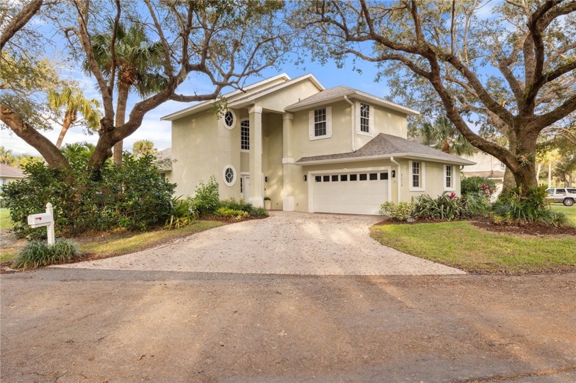 Welcome to Oak Island! Well-designed lakefront home in a - Beach Home for sale in Vero Beach, Florida on Beachhouse.com