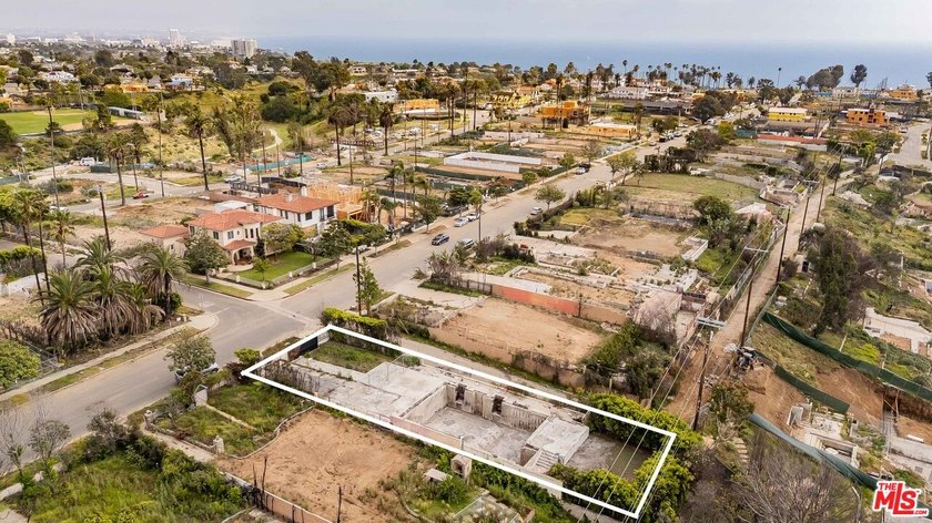 Ideally situated just blocks from Palisades Village and perched - Beach Lot for sale in Pacific Palisades, California on Beachhouse.com