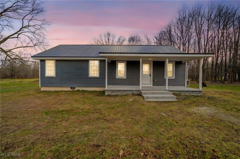 Welcome to 506 Middle Rd., Conneaut, a peaceful retreat set on - Beach Home for sale in Conneaut, Ohio on Beachhouse.com