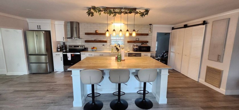 Welcome to this lovely 2/2 home with several updates, in a 40+ - Beach Home for sale in Sarasota, Florida on Beachhouse.com