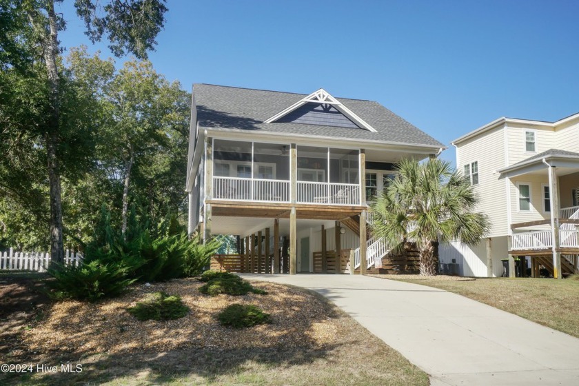 Better than new & waiting for you with furniture & appliances - Beach Home for sale in Oak Island, North Carolina on Beachhouse.com