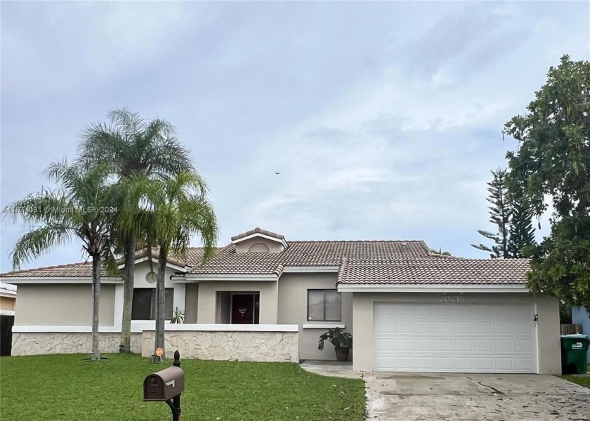 Welcome to this charming home in Cutler Bay! Saga Bay 4/2 home - Beach Home for sale in Cutler Bay, Florida on Beachhouse.com