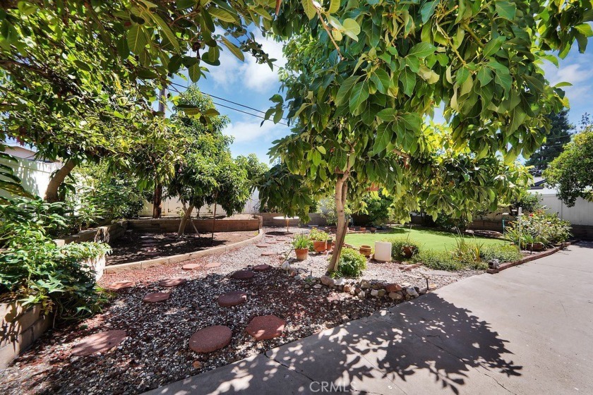 Welcome to 23052 Stearn Circle, Lake Forest. This beautiful and - Beach Home for sale in Lake Forest, California on Beachhouse.com