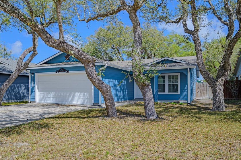 Coastal cottage charm meets easy living in this 2-bedroom - Beach Home for sale in Rockport, Texas on Beachhouse.com