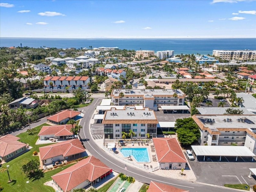 Escape the cold and experience one of the  world's top beaches - - Beach Condo for sale in Sarasota, Florida on Beachhouse.com