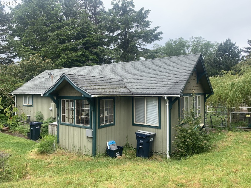 A sweet, single level cottage in the Hamlet, lovely 2 bedroom 1 - Beach Home for sale in Port Orford, Oregon on Beachhouse.com