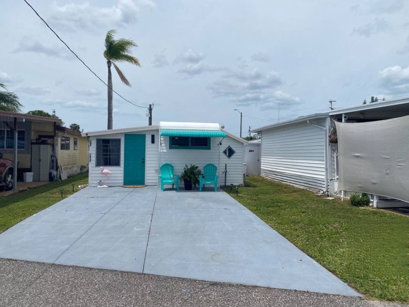 This Nicely Updated, 2 Bedroom, 1 Bath Fully FURNISHED Home is - Beach Home for sale in Holiday, Florida on Beachhouse.com