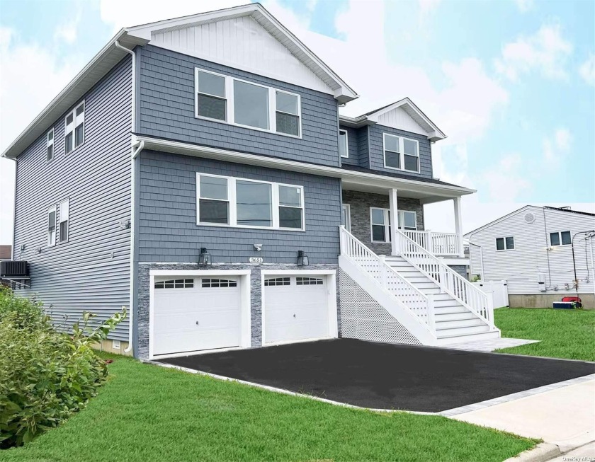 New construction FEMA compliant: 5 bedroom, 2.5 bathroom - Beach Home for sale in Seaford, New York on Beachhouse.com