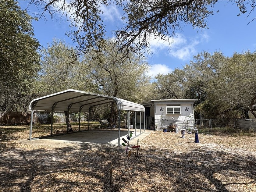 Affordable opportunity to get into the Rockport coastal - Beach Home for sale in Rockport, Texas on Beachhouse.com