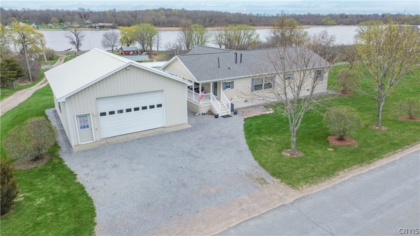 Pack your bags and move right in, this spotless waterfront-area - Beach Home for sale in Cape Vincent, New York on Beachhouse.com
