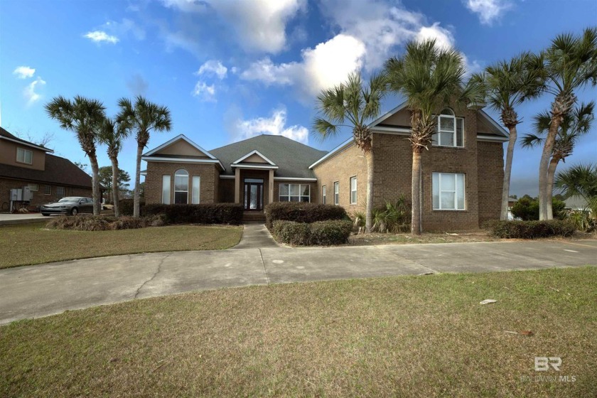 This fixer-upper in the Lakeview Estates Subdivision offers a - Beach Home for sale in Foley, Alabama on Beachhouse.com
