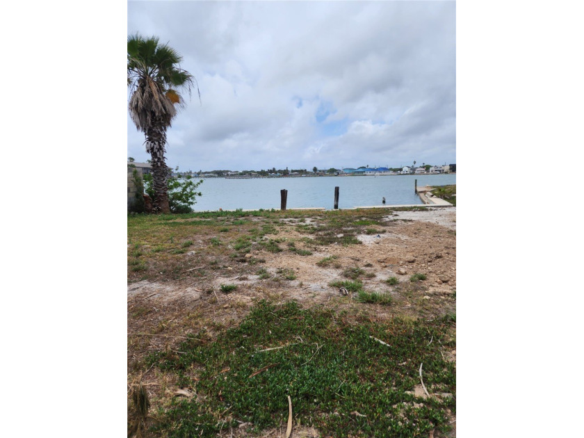 Rare point property offering stunning, unobstructed water views - Beach Lot for sale in Rockport, Texas on Beachhouse.com