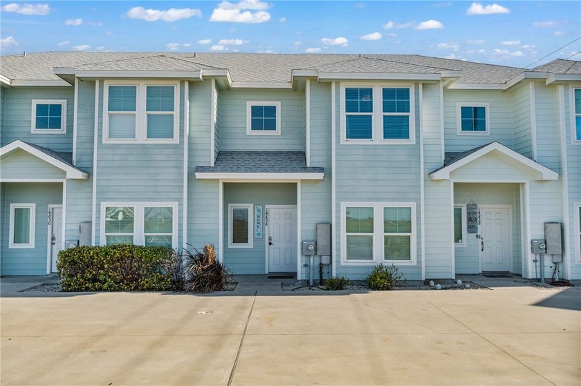 LUXURY COASTAL LIVING: 4BD/3.5BA, STEPS FROM THE SHORE (FULLY - Beach Townhome/Townhouse for sale in Corpus Christi, Texas on Beachhouse.com