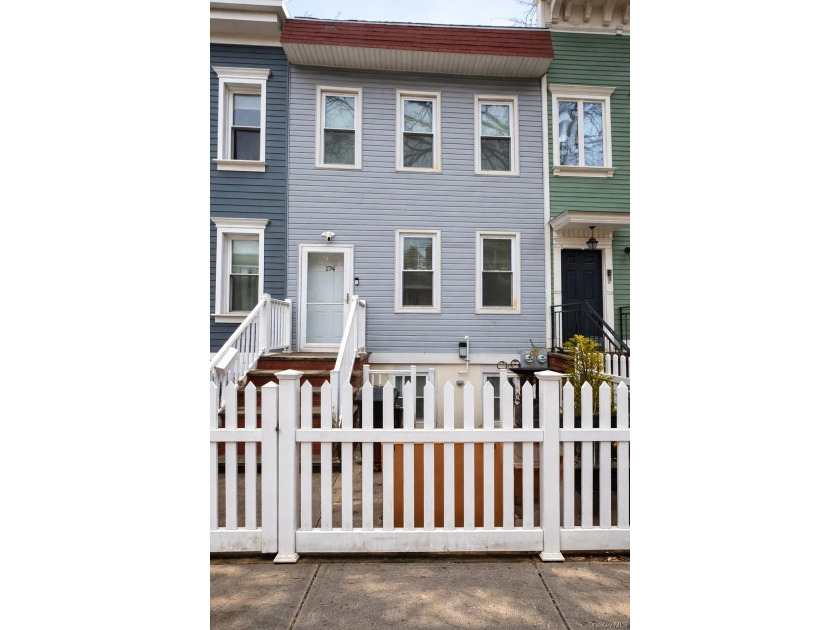 2-Family Townhouse in Prime Greenpoint! Discover the - Beach Home for sale in Brooklyn, New York on Beachhouse.com