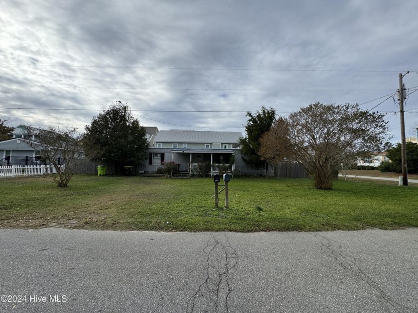 Coming soon! Single wide on 50x100 corner lot.
4 blocks from - Beach Home for sale in Carolina Beach, North Carolina on Beachhouse.com