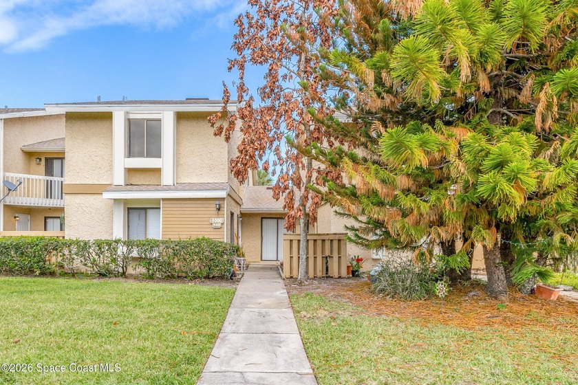 Charming 3BR/2BA townhome located in the desirable Oakwood - Beach Townhome/Townhouse for sale in Palm Bay, Florida on Beachhouse.com