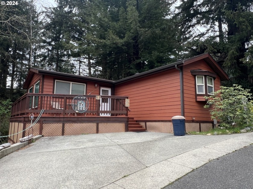 Clean & well maintained 2 bed 1 bath home in Whaleshead Beach - Beach Home for sale in Brookings, Oregon on Beachhouse.com