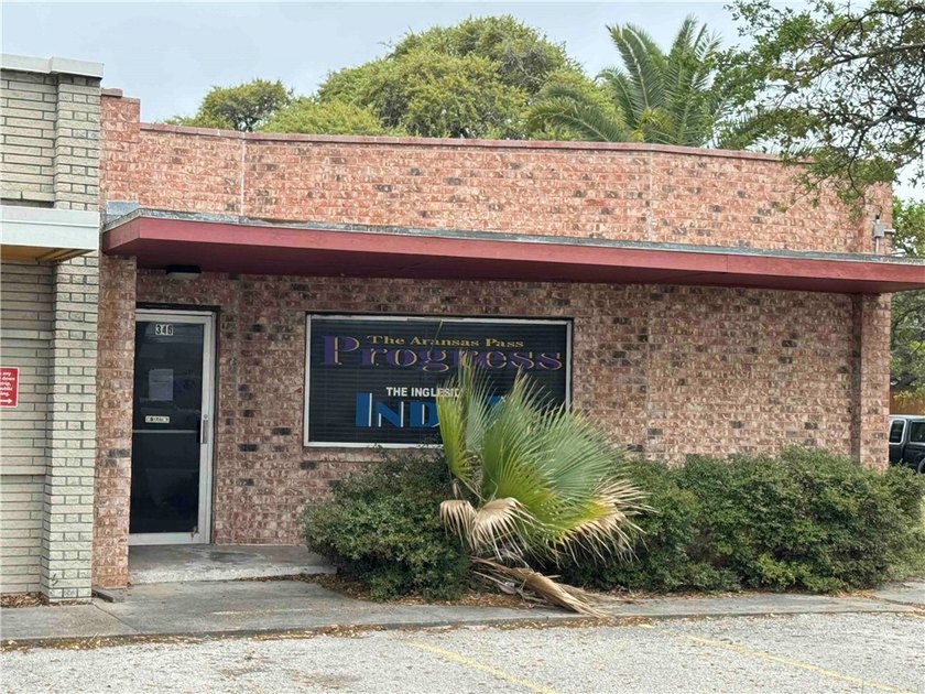 Positioned near the heart of downtown Aransas Pass, this - Beach Office for sale in Aransas Pass, Texas on Beachhouse.com