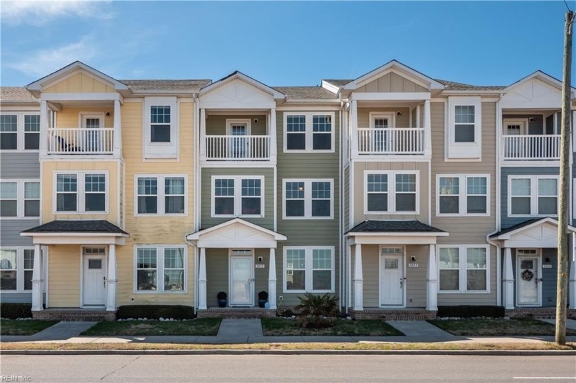This unit is special. The kitchen has been upgraded with custom - Beach Townhome/Townhouse for sale in Norfolk, Virginia on Beachhouse.com