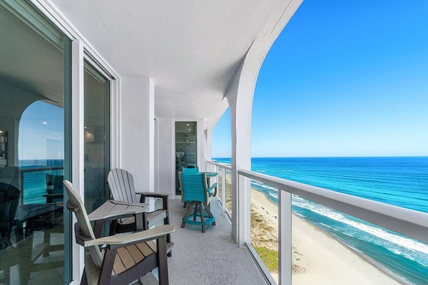 Fully renovated 2 BD 2 BA penthouse unit in the prestigious - Beach Condo for sale in Boca Raton, Florida on Beachhouse.com