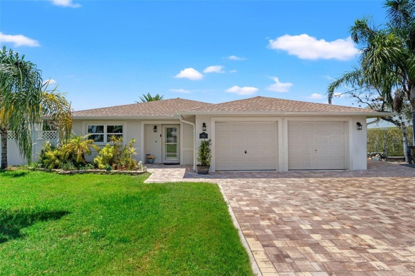 This 2 bedroom, 2 bath is a direct access saltwater home that - Beach Home for sale in Hudson, Florida on Beachhouse.com