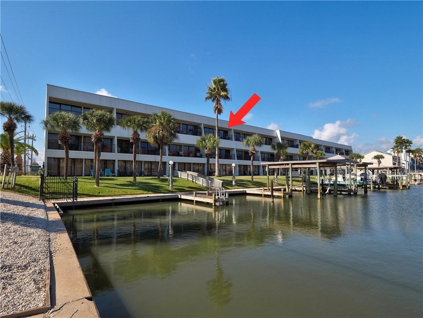 Come view this WATERFRONT Condo on N. Padre Island. This beauty - Beach Condo for sale in Corpus Christi, Texas on Beachhouse.com
