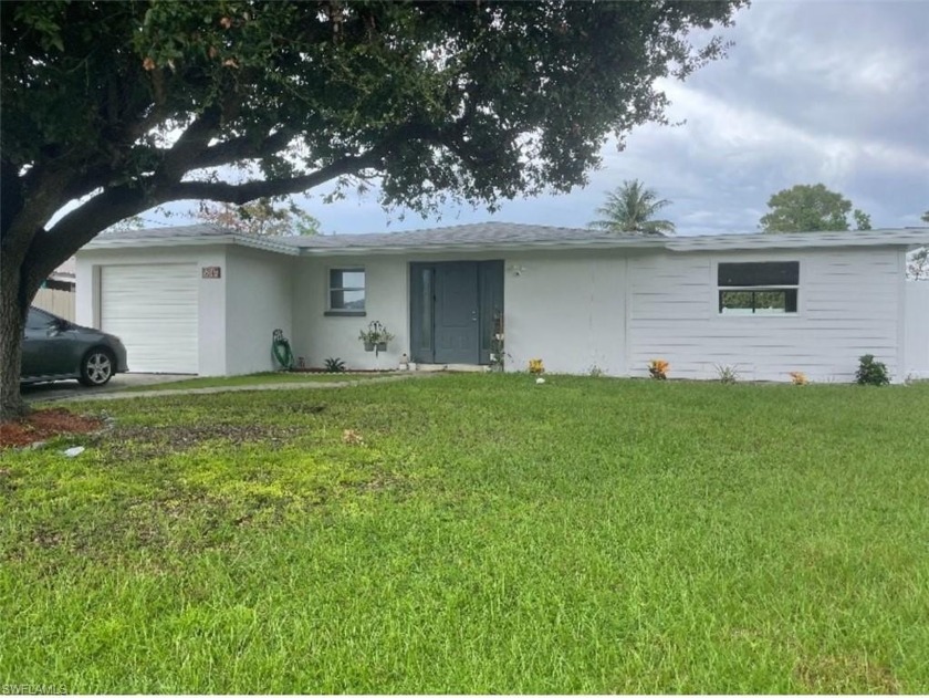 This beautifully updated 3-bedroom, 2-bathroom single-family - Beach Home for sale in Fort Myers, Florida on Beachhouse.com