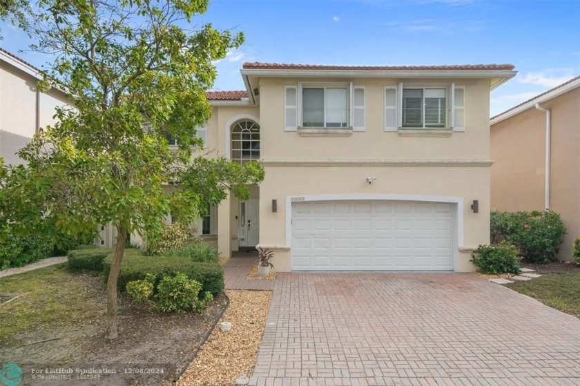 WONDERFUL 4/2.5 WITH 2 CAR GARAGE AND PRIVATE POOL. ALL NEW - Beach Home for sale in Hollywood, Florida on Beachhouse.com