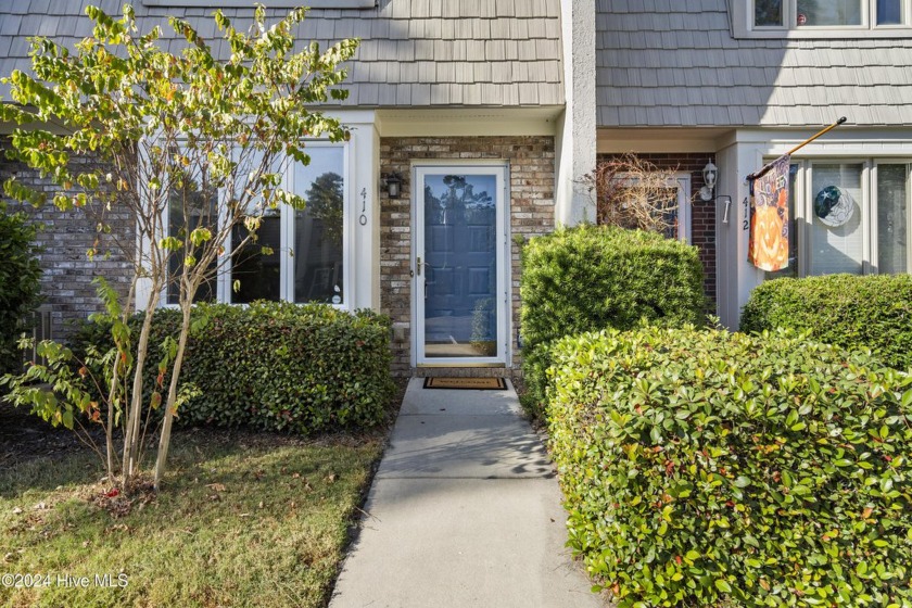 Turn-key, Colony Woods Townhome! A peaceful central location for - Beach Townhome/Townhouse for sale in Wilmington, North Carolina on Beachhouse.com