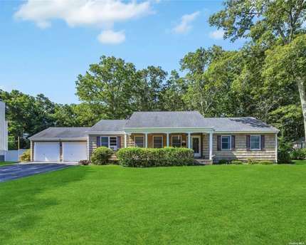 Welcome Home to 49 Daly Court in Riverhead! This beautiful ranch - Beach Home for sale in Riverhead, New York on Beachhouse.com