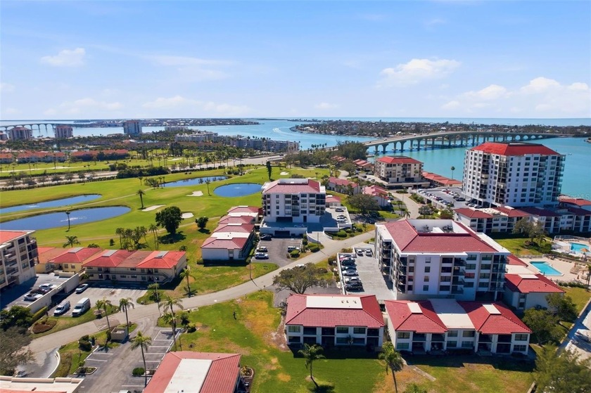 Welcome to your own piece of paradise! This beautifully updated - Beach Condo for sale in St. Petersburg, Florida on Beachhouse.com