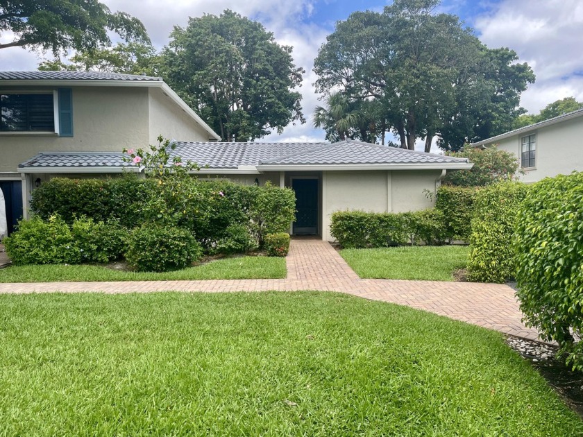 Rarely Available Huge Value! Priced to Sell Fast! Corner VILLA - Beach Home for sale in Boynton Beach, Florida on Beachhouse.com