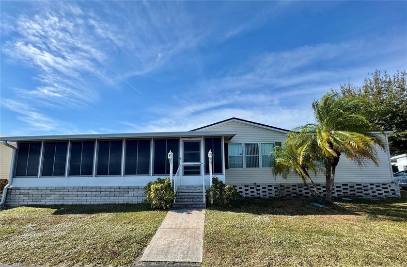 PARADISE IS AFFORDABLE at the beautiful Terra Siesta MHP!! With - Beach Home for sale in Ellenton, Florida on Beachhouse.com